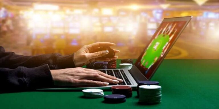 Online Poker Tournaments: Strategies & Tips